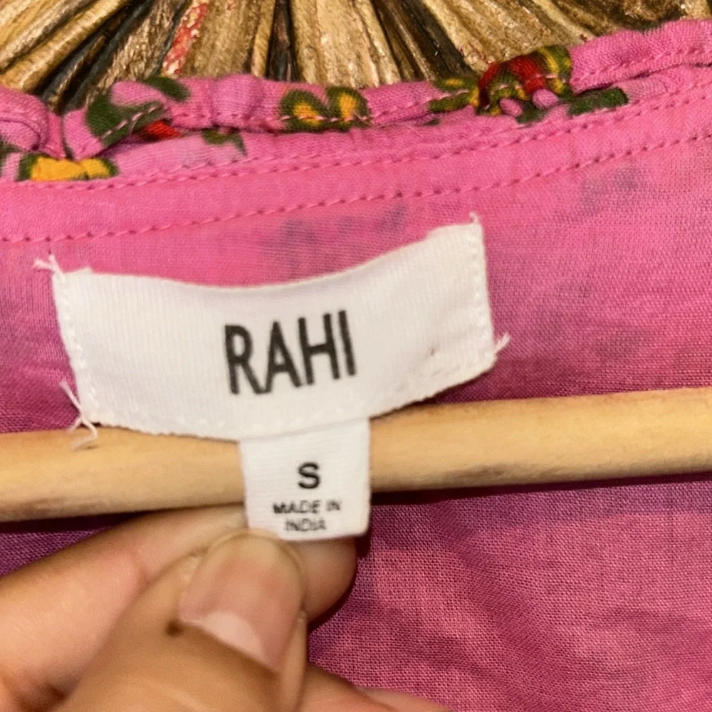 RAHI "AMBER" PUFF SLEEVE V-NECK DRESS SIZE SMALL - Picture 2 of 7
